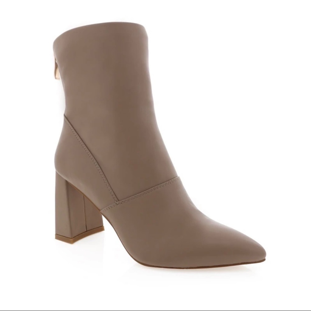 NWT BILLINI ETARA BOOT IN PECAN